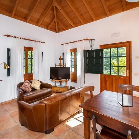Casas Del Chorro Agulo